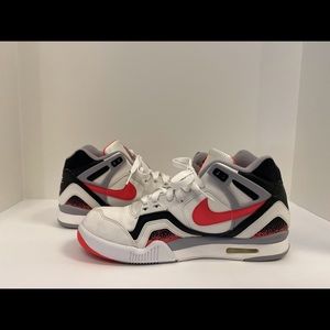 Nike air tech challenge 2 shoes size 8.5